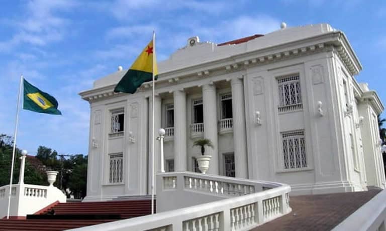 Quem vai juntar os cacos para o Palácio Rio Branco? 