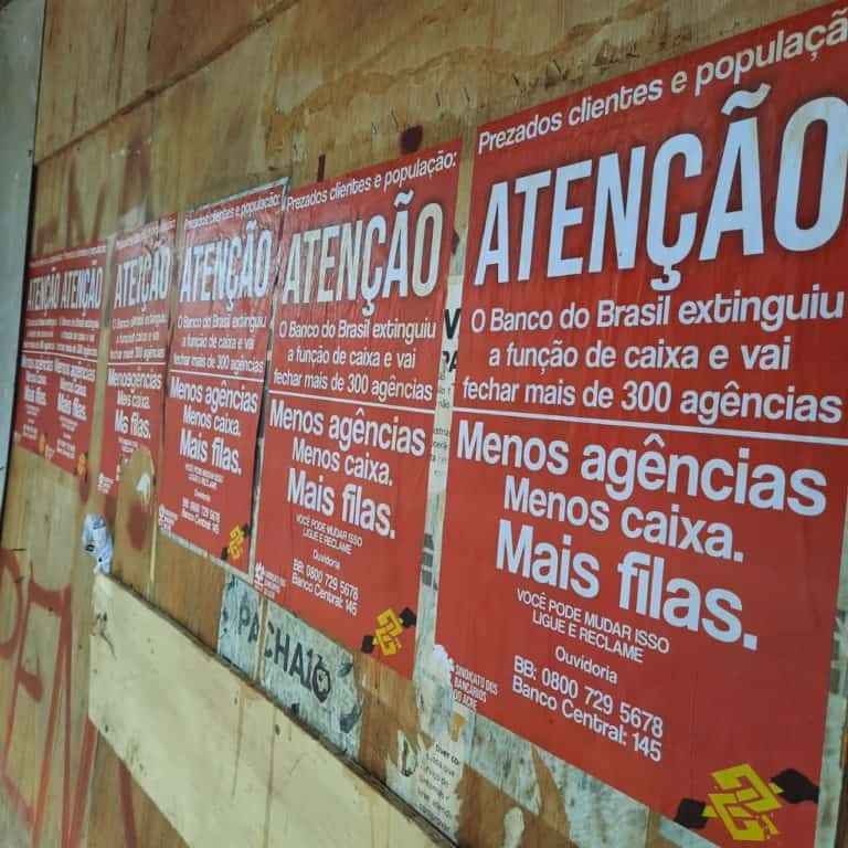 Bancários manifestam contra fechamento de unidades do Banco do Brasil no Acre