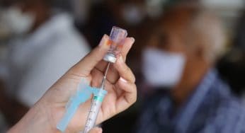 76% dos brasileiros acreditam que vacinação está mais lenta do que deveria