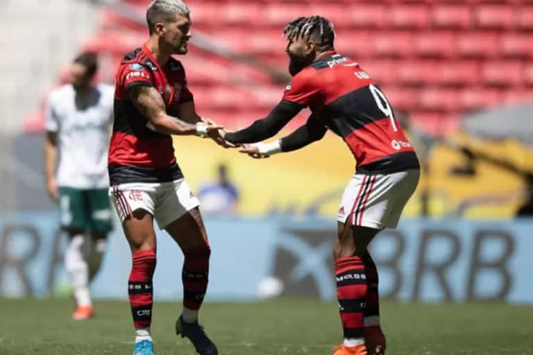 Flamengo vende mais ingressos e deve fazer final “em casa” contra o Palmeiras