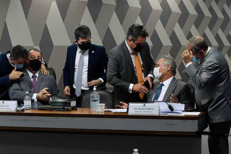 CPI da Covid aprova convocação de nove governadores