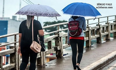 Quinta-feira fria, com céu encoberto, ventos intensos e chuvas no Acre