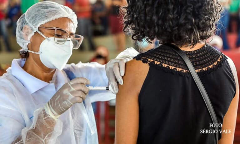 Com primeira dose suspensa, Rio Branco mantém vacinação apenas para segunda dose