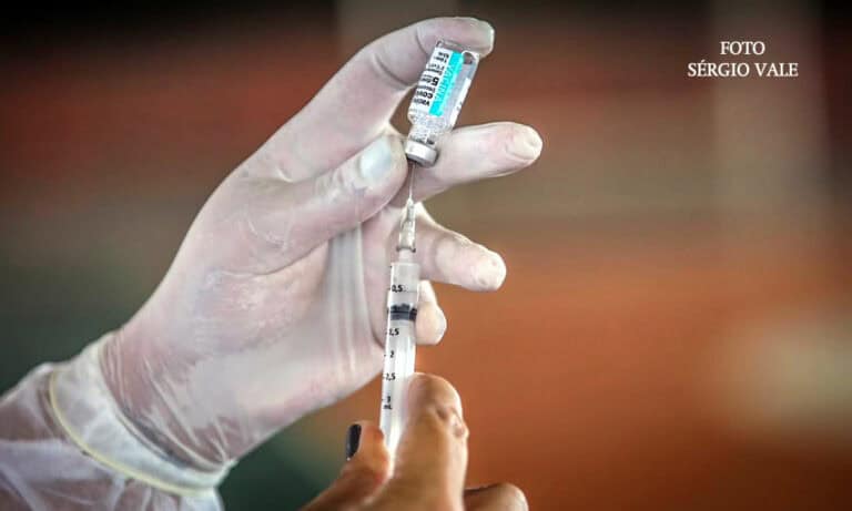 Quase 100 mil já completaram imunização contra Covid no Acre