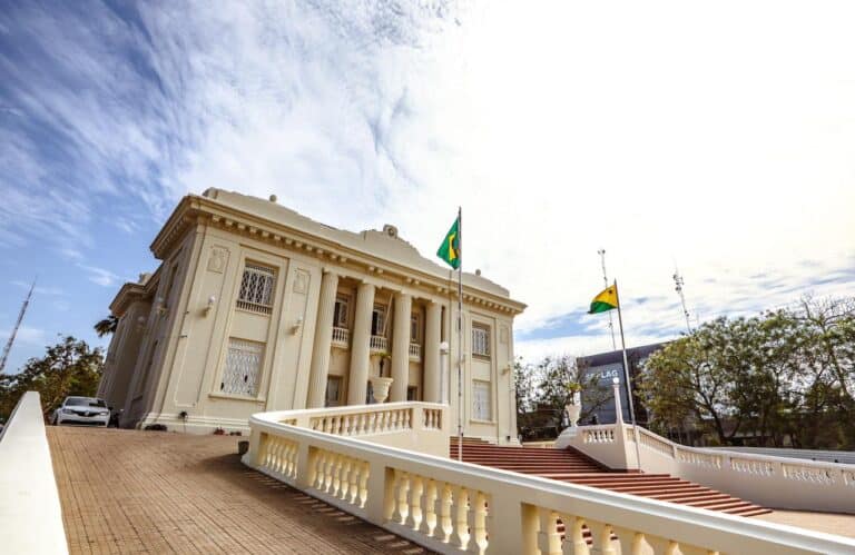Palácio exonera e nomeia mais de 10 no Diário Oficial do Estado