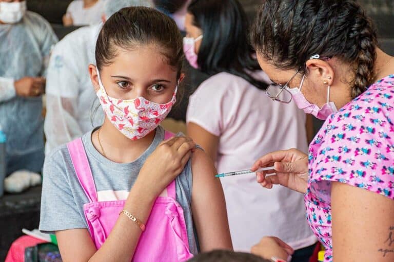 Rio Branco segue vacinando adolescentes acima de 12 anos contra a Covid-19 nesta terça