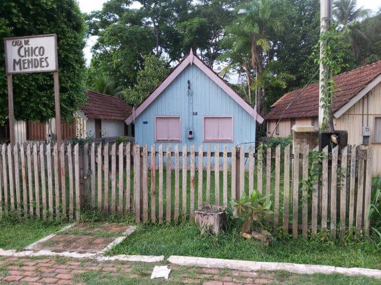 MPF abre inquérito para investigar descaso em manutenção da casa de Chico Mendes
