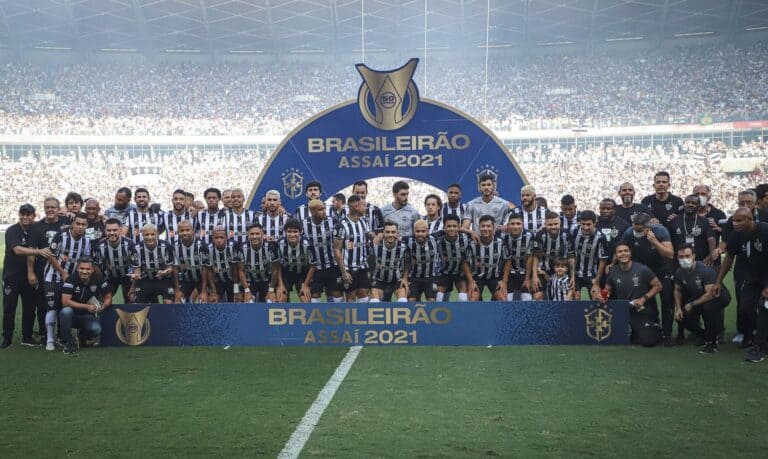 Bahia respira, Grêmio agoniza e Atlético-MG faz a festa com a torcida ao levantar a taça