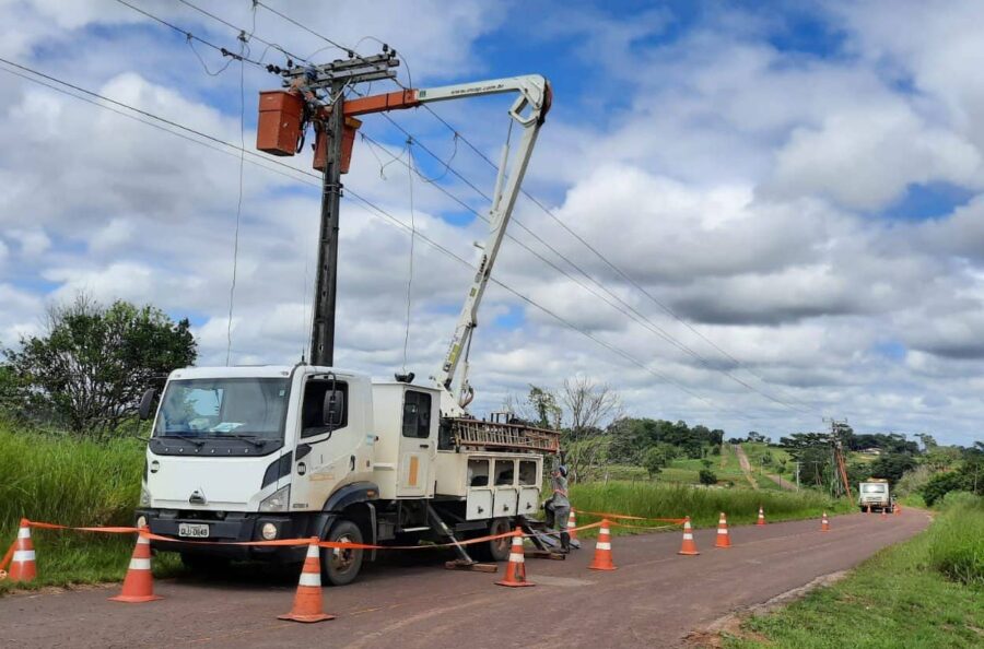 Energisa realiza manutenção da rede em Porto Acre e na Transacreana