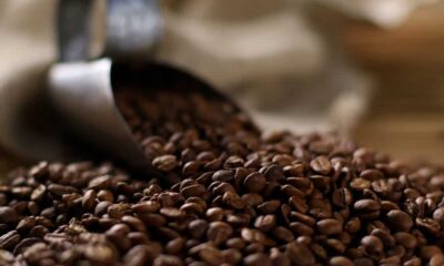 Preço do café dobra e perspectiva de queda fica apenas para 2026