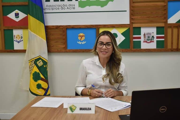 Fernanda Hassem não se manifesta sobre caso de vereador que a teria influenciado a demitir ex-mulher em Brasileia