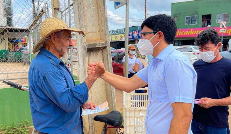 Pré-candidato ao governo, Jenilson Leite visita o bairro São Francisco