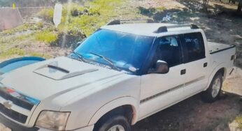 Grupo armado invade propriedade e espanca moradores para roubar veículos