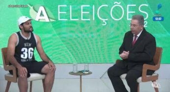 David Hall usa traje esportivo durante entrevista em protesto a pessoas de baixa renda no Acre