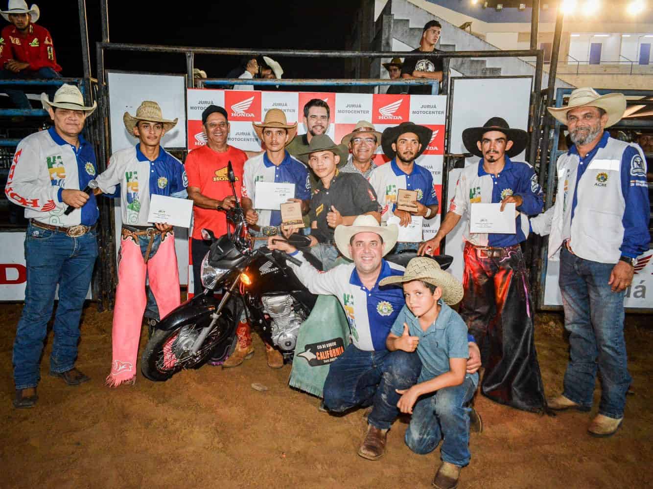 Corrida de Motocross é sucesso no último dia da Expoacre Juruá - Noticias  do Acre