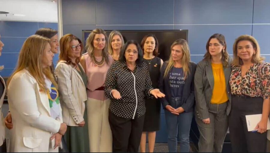 Mailza conhece programa Caixa Para Elas e reafirma apoio a Bolsonaro