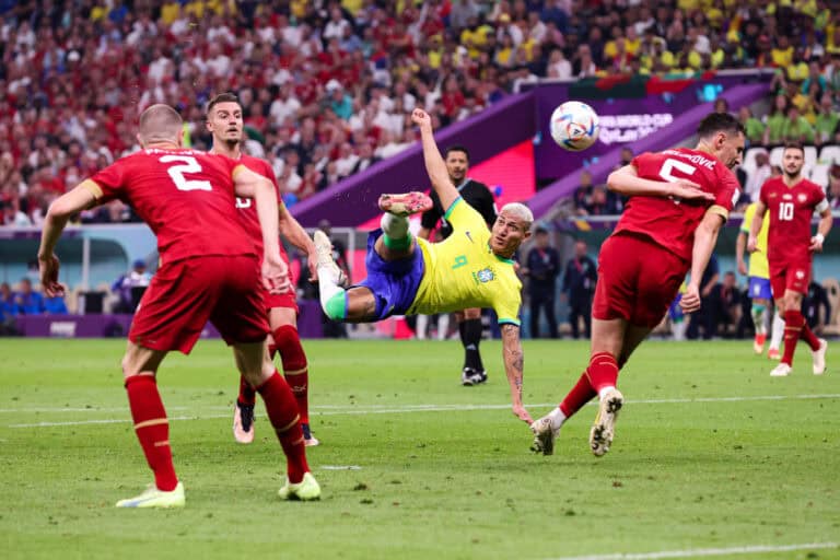 Richarlison brilha marcando um golaço, e Brasil vence Sérvia em estreia na Copa do Catar