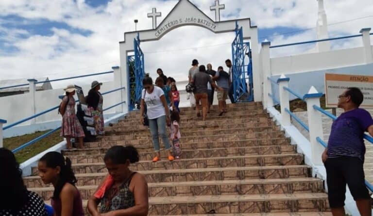 Cerca de 20 mil pessoas devem passar pelos cemitérios de Cruzeiro do Sul no dia de Finados