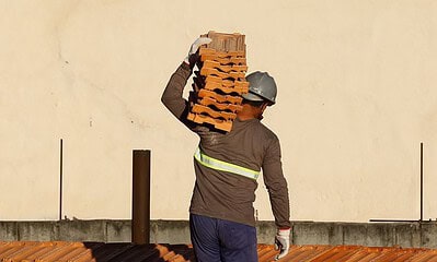 Mais de 95% dos trabalhadores da construção civil não têm carteira assinada