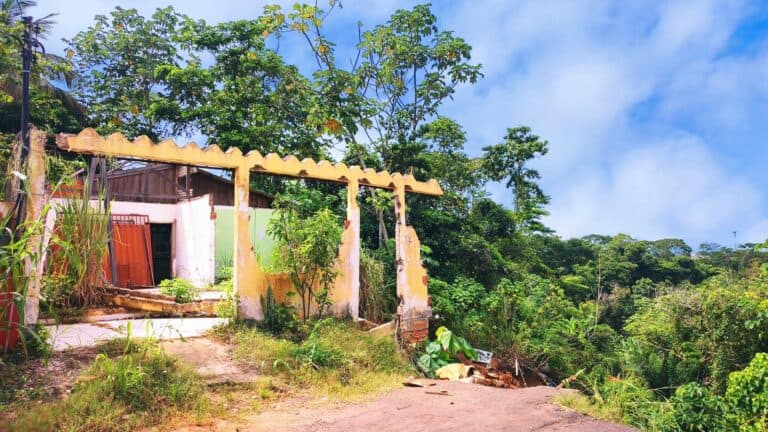 Em Rio Branco, 40 residências correm risco de desabamento