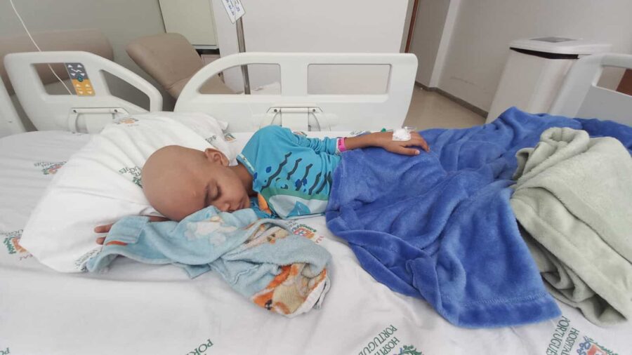 Família de criança que fez transplante de medula pede ajuda para custear despesas