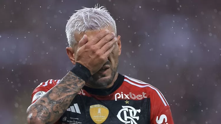 Flamengo decepciona e perde título da Recopa para Del Valle com Maracanã lotado