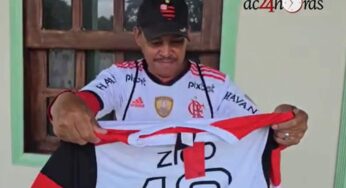 Flamenguista acreano ganha blusa com autógrafo do ídolo Zico