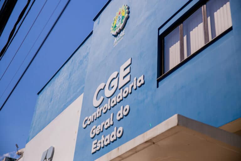 CGE deve gastar mais de R$ 1,6 milhão com apenas 25 terceirizados durante um ano