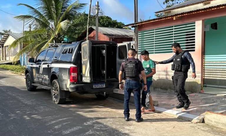 Em Cruzeiro do Sul, traficante é preso com arma em casa