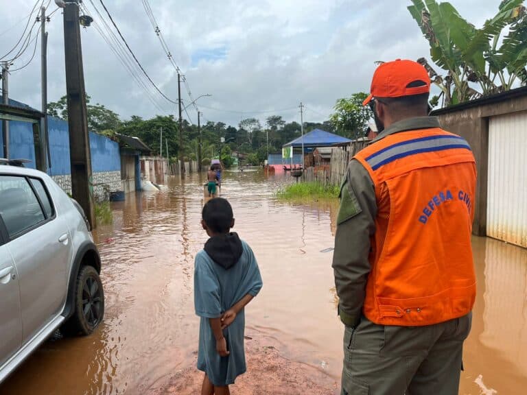 Prefeitura de Rio Branco presta assistência a famílias atingidas pela chuva