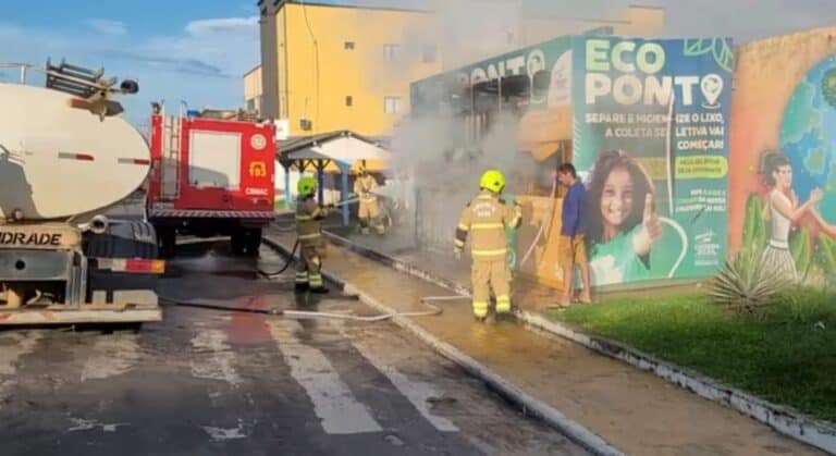 Ecoponto de Cruzeiro do Sul pega fogo e incêndio pode ter sido criminoso