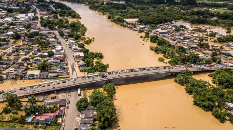 Nível do Rio Acre baixa mais 6 centímetros em 3 horas e chega a 17,46m