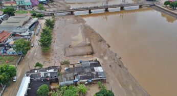 Imagens aéreas mostram cenário de destruição em vários bairros de Rio Branco após vazante do rio