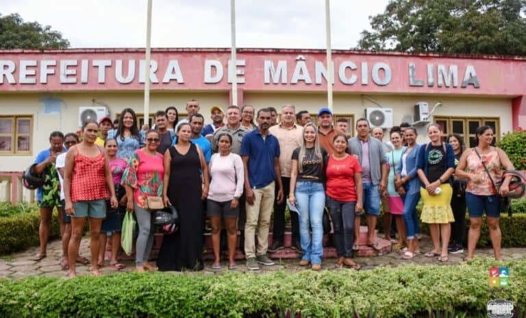 Mâncio Lima faz Chamada para comprar alimentos da agricultura familiar para a merenda escolar