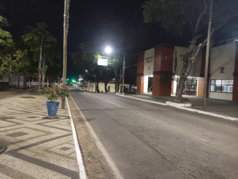 Centro de Rio Branco fica vazio com ameaça de ataques de facções