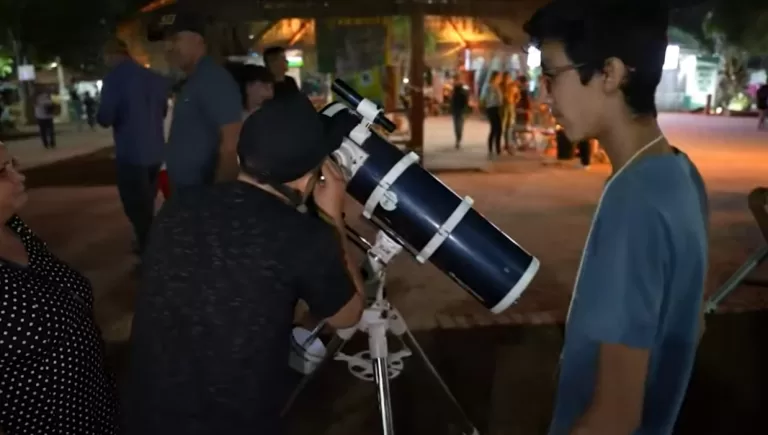 Com telescópio, jogos de matemática e foguetes, estande do Ifac faz sucesso na Expoacre