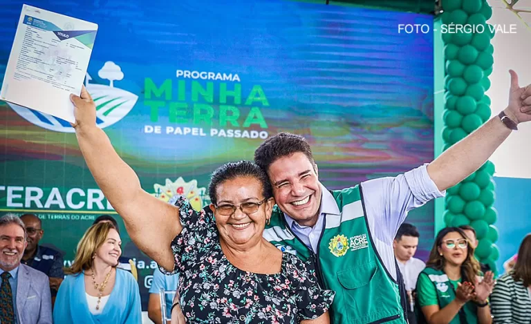 Governo investe R$ 4,4 milhões e entrega 600 títulos definitivos a moradores da Baixada da Sobral