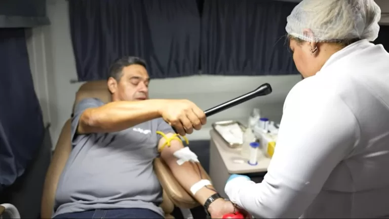 Com ônibus na Expoacre, Hemoacre faz captação de doadores de sangue