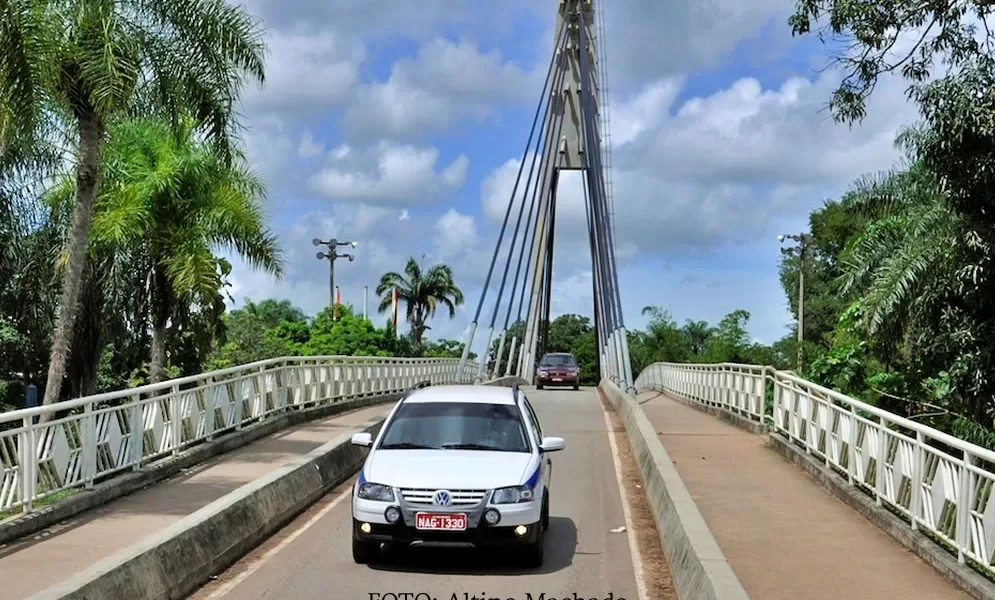 População ameaça fechar ponte por causa da criminalidade na fronteira do Acre