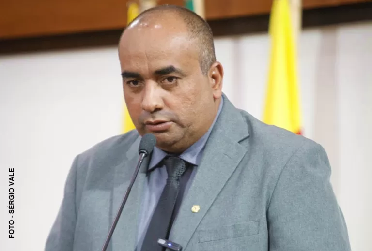 Clodoaldo Rodrigues alerta para prejuízos com a praga da lagarta no Vale do Juruá