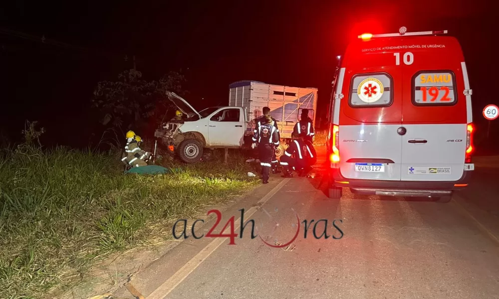 Motorista em caminhonete invade contramão e mata mulher na BR-364, no Bujari