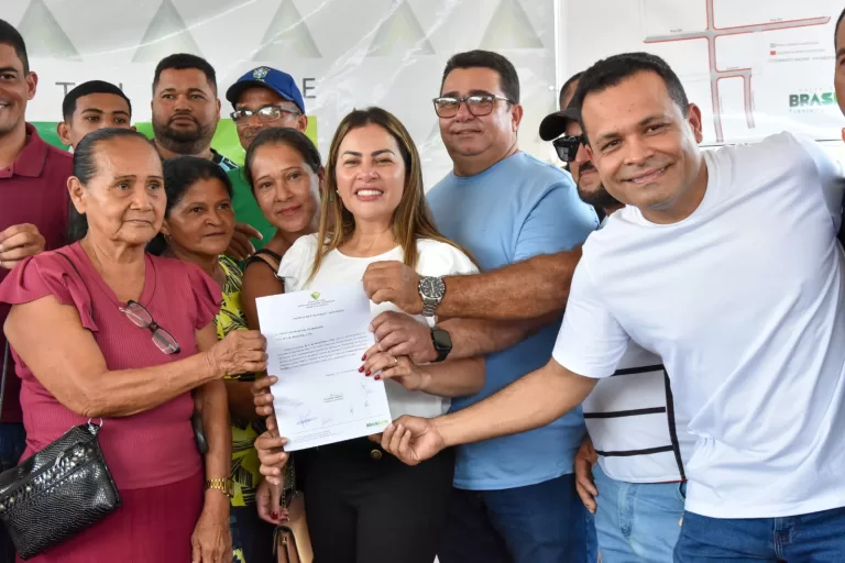 Fernanda Hassem assina Ordem de Serviço para pavimentação do bairro Nazaré