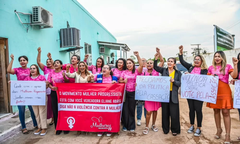Mulheres reprovam vereadoras que votaram contra cassação de vereador no Bujari