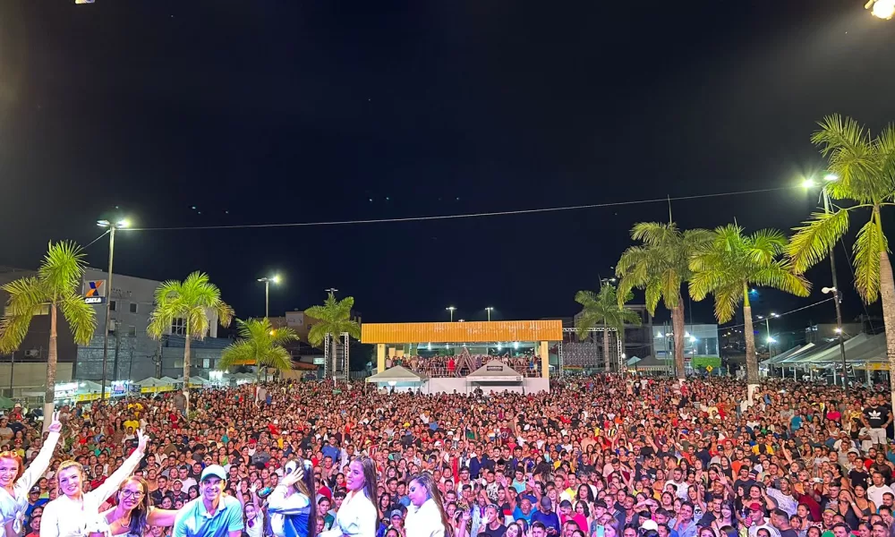 Com show do Bonde do Forró, prefeitura abre Festival da Farinha em Cruzeiro do Sul