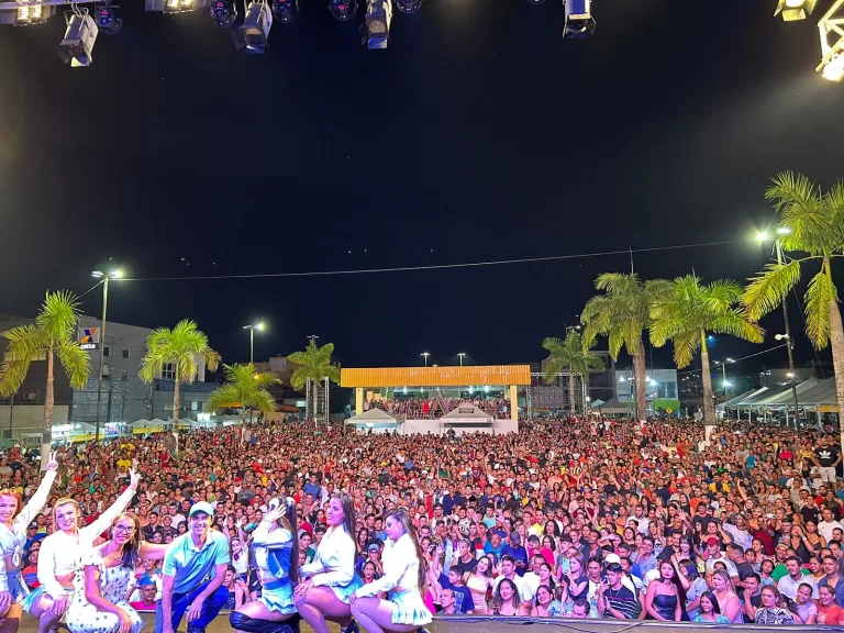 Com show do Bonde do Forró, prefeitura abre Festival da Farinha em Cruzeiro do Sul