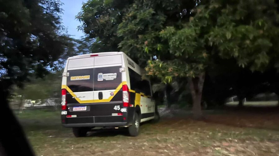 Veículo da RBTrans é flagrado em clube no domingo e Diretor diz que vai investigar