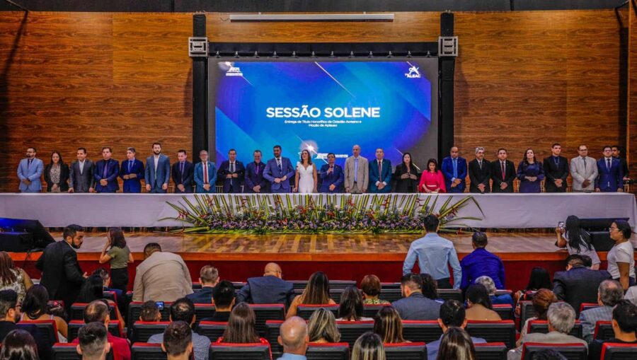 De Bolsonaro à Mailza, Assembleia encerra ano legislativo com entrega de títulos de cidadão acreano e moções de aplauso