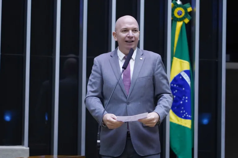 Deputado Gerlen Diniz foi o mais assíduo da bancada acreana em 2023, segundo jornal O Globo