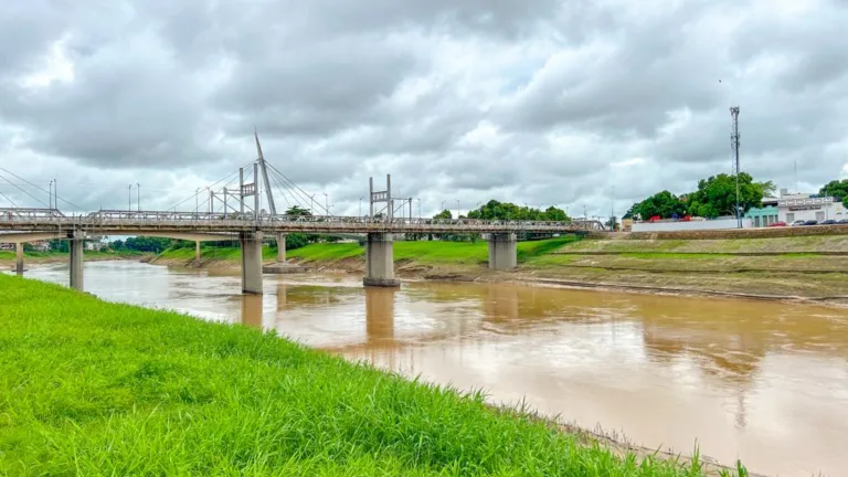 Apesar de forte chuva, nível do Rio Acre mantém retração na Capital