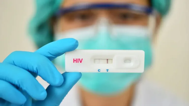 Ministério da Saúde quer ampliar distribuição de medicamentos de prevenção ao HIV